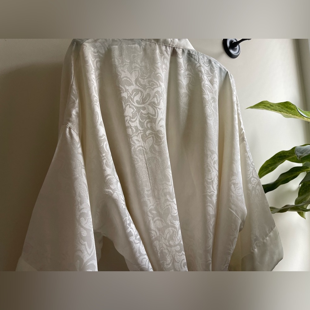 Vintage Victoria Secret Robe - Picture 5 of 5